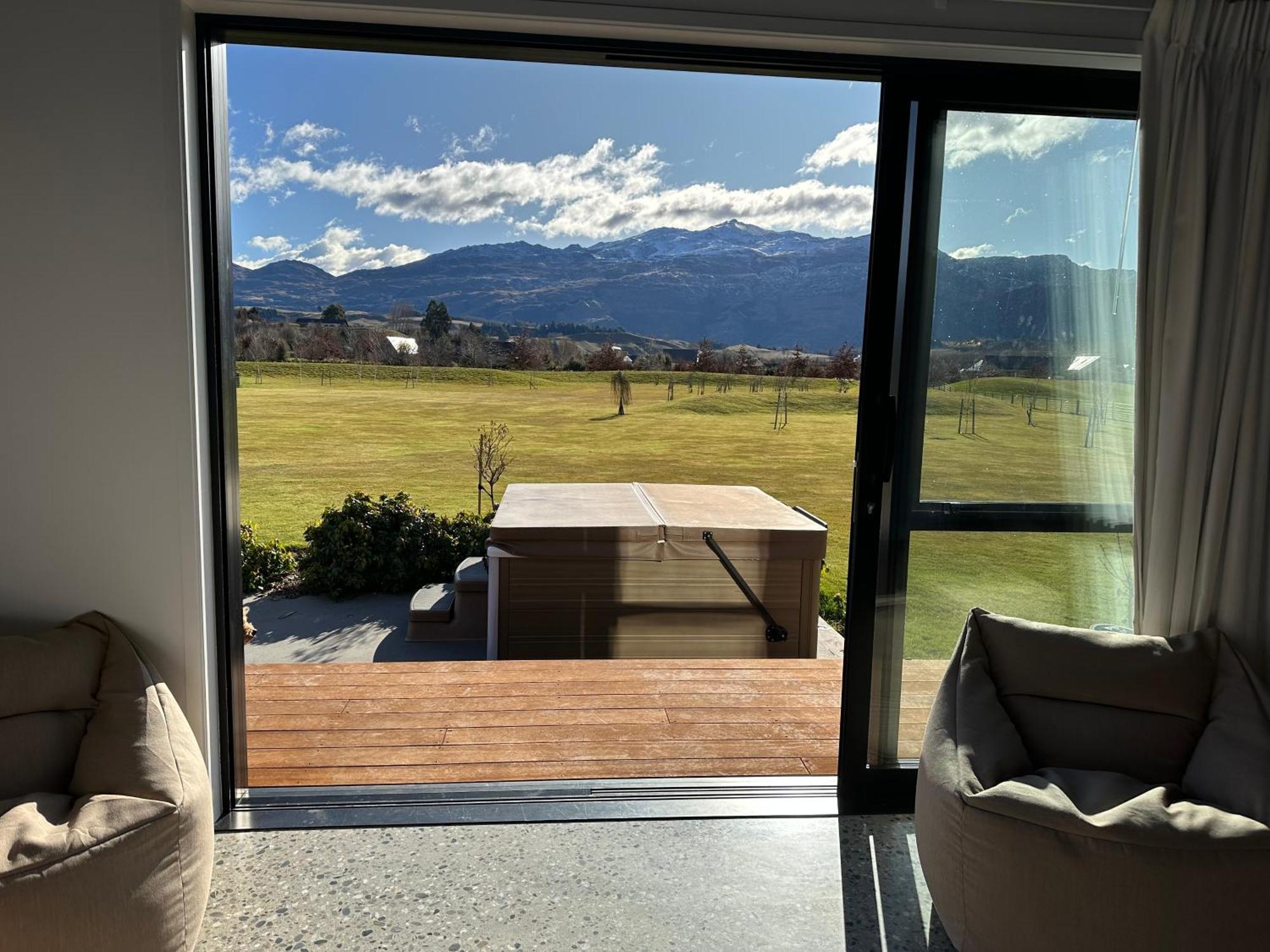 Guest House With A Stunning View Frankton Exterior foto